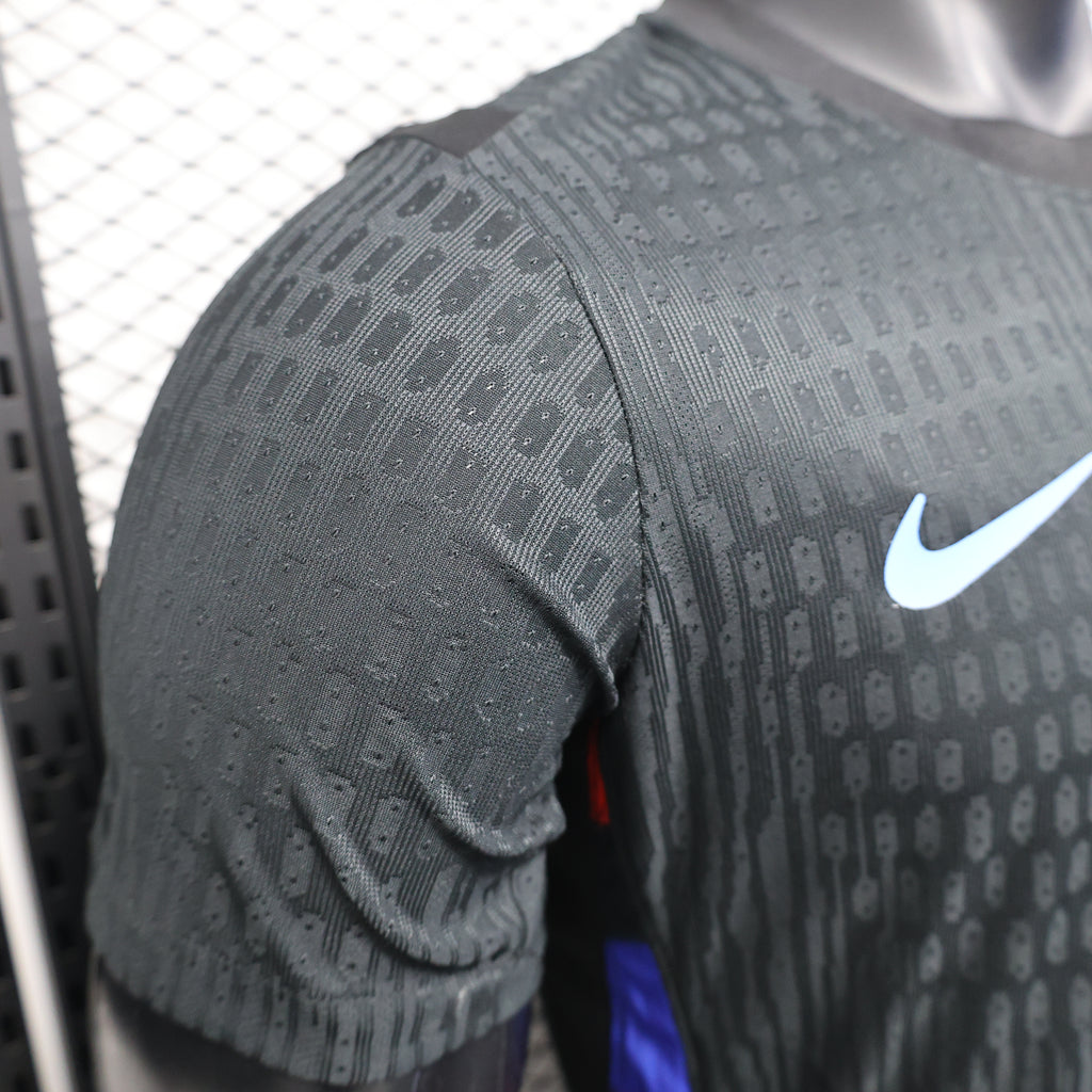 אנגליה חוץ 25/26