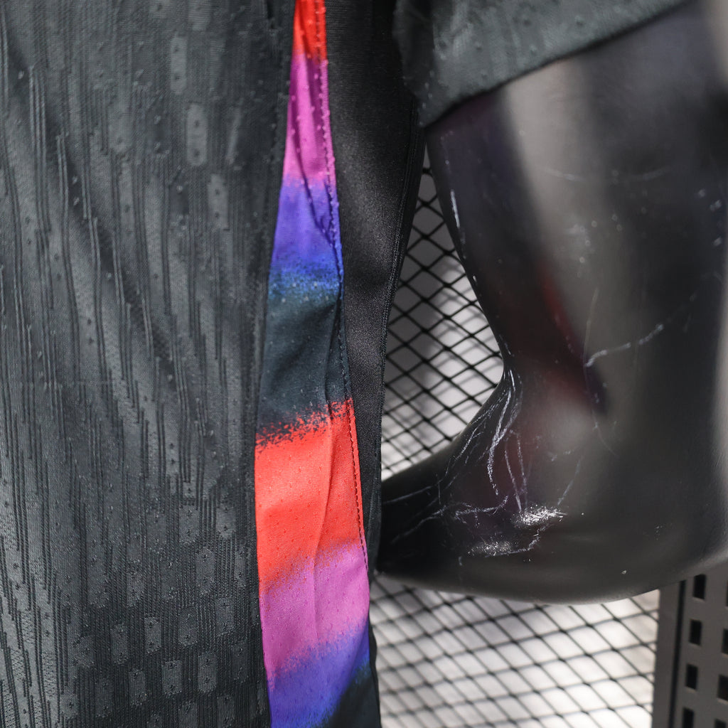 אנגליה חוץ 25/26