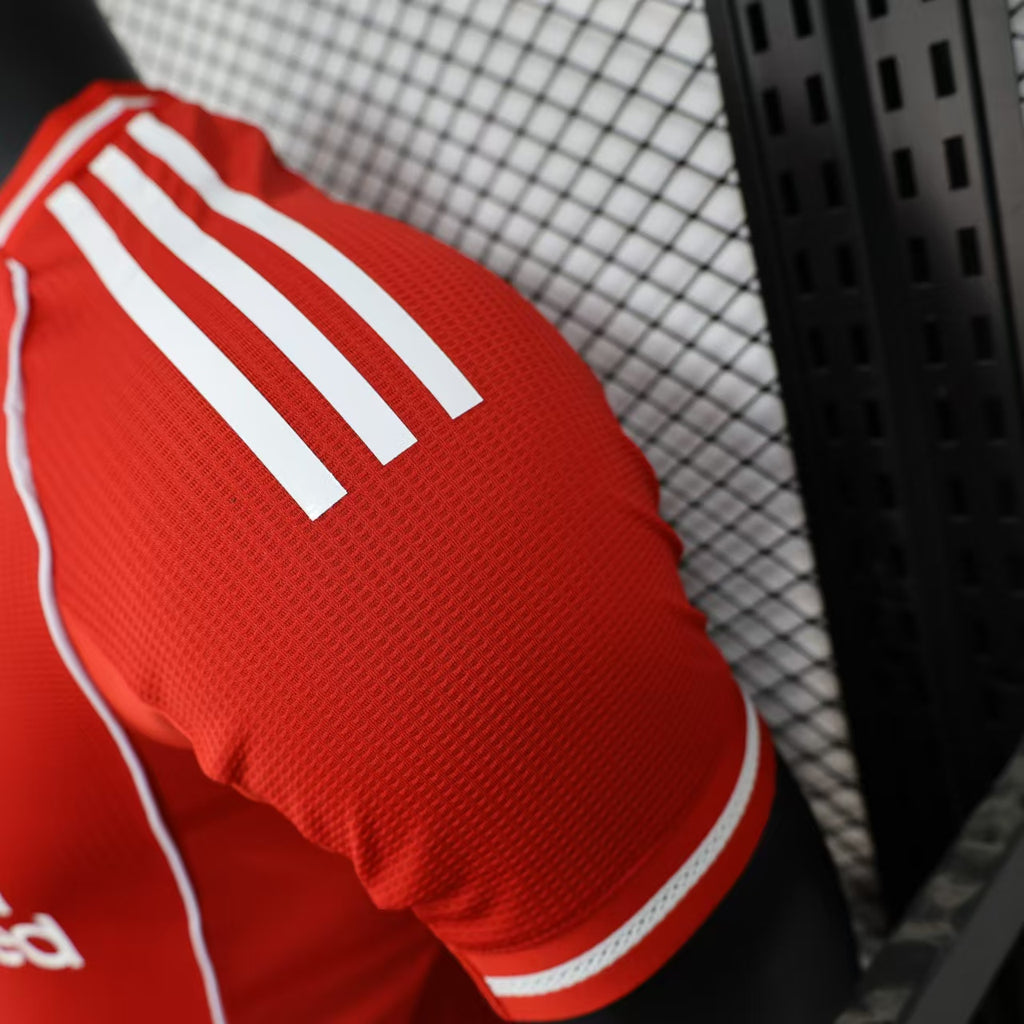 ליברפול בית 25/26