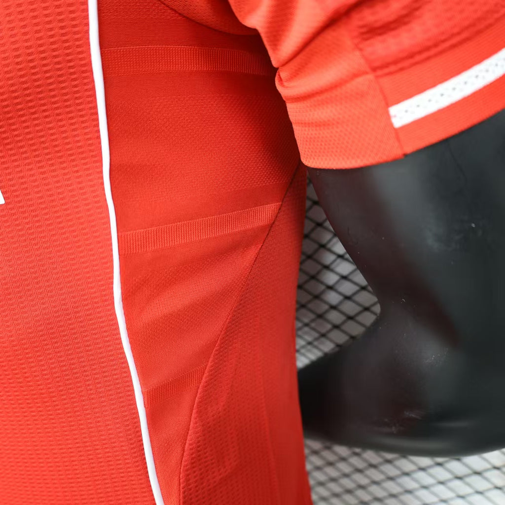 ליברפול בית 25/26