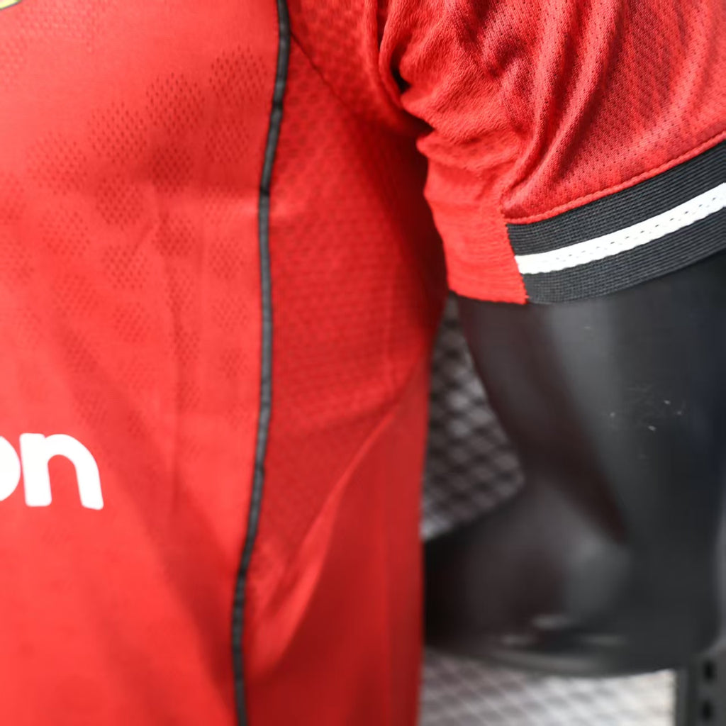 מנצ'סטר יונייטד בית 25/26