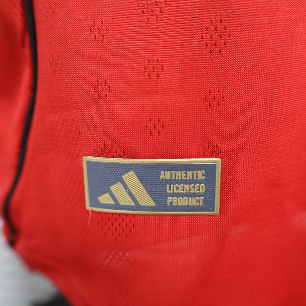 מנצ'סטר יונייטד בית 25/26