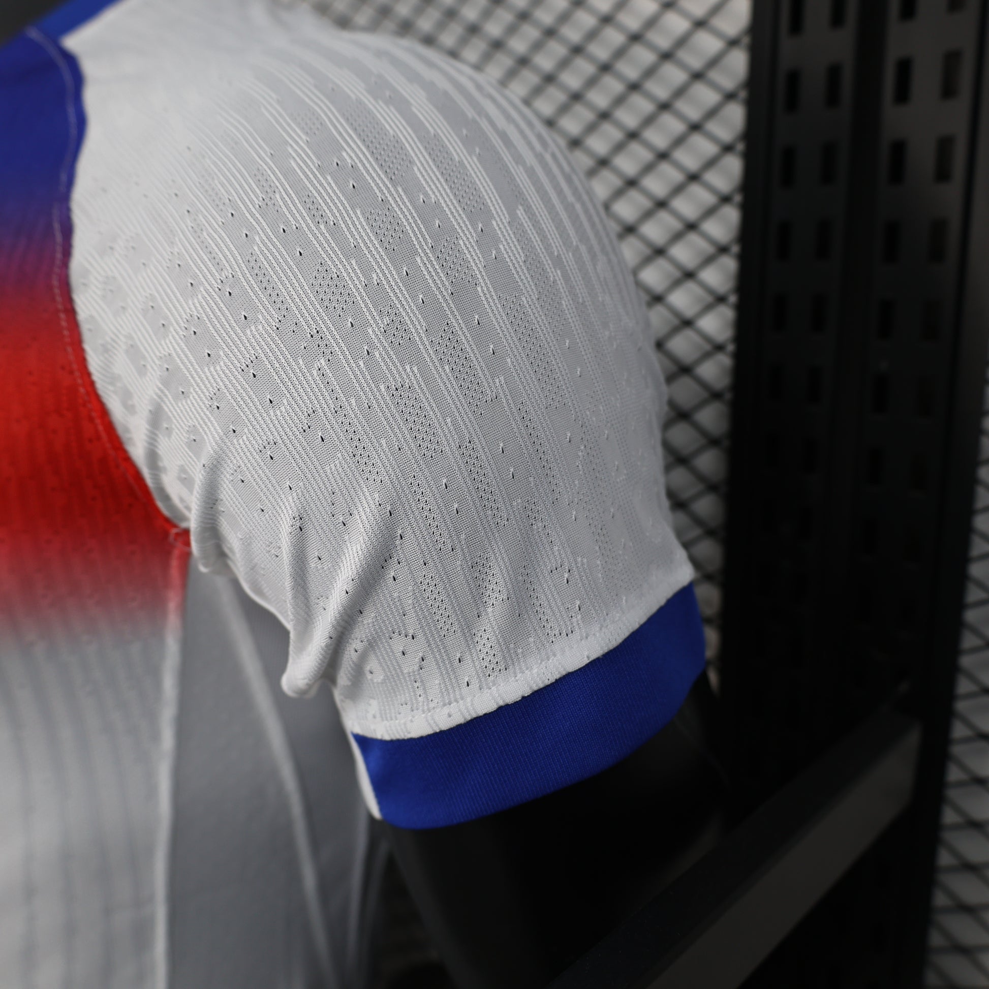 אנגליה בית 25/26