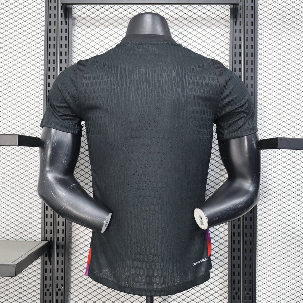 אנגליה חוץ 25/26