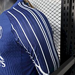 פריז 25 26 חולצה ארוכה רביעית